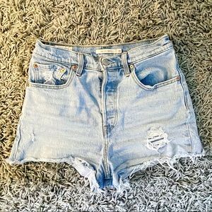Levi’s ribcage short